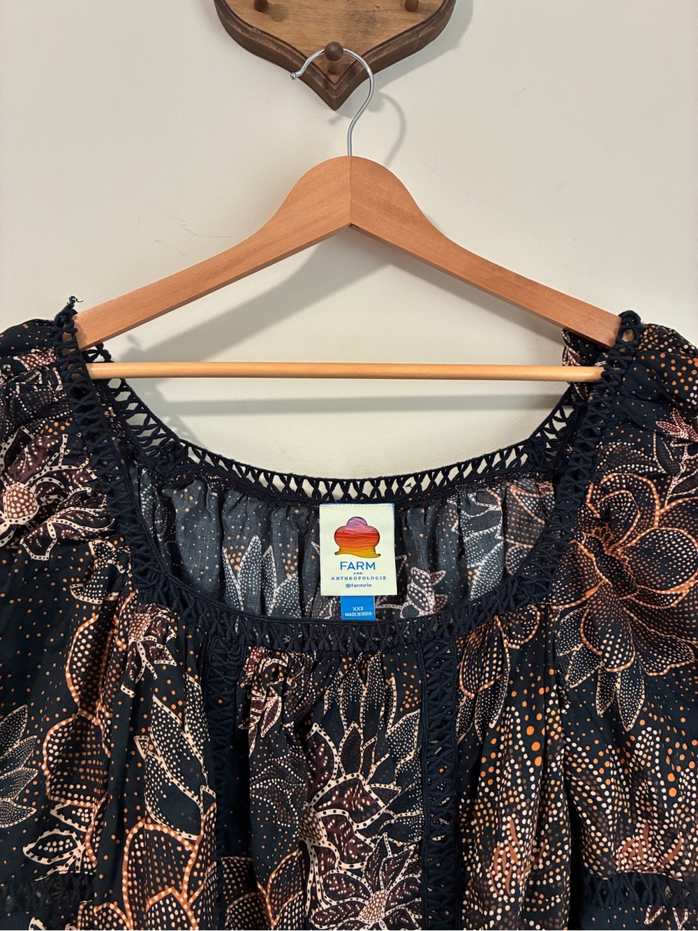 Farm Rio Lace Inset Peasant Blouse Floral - Picture 2 of 8